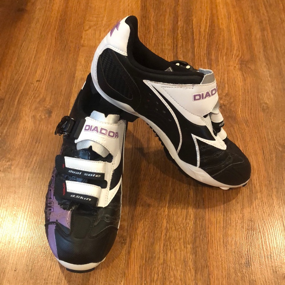 Like New without box cycle clip in shoes Diador